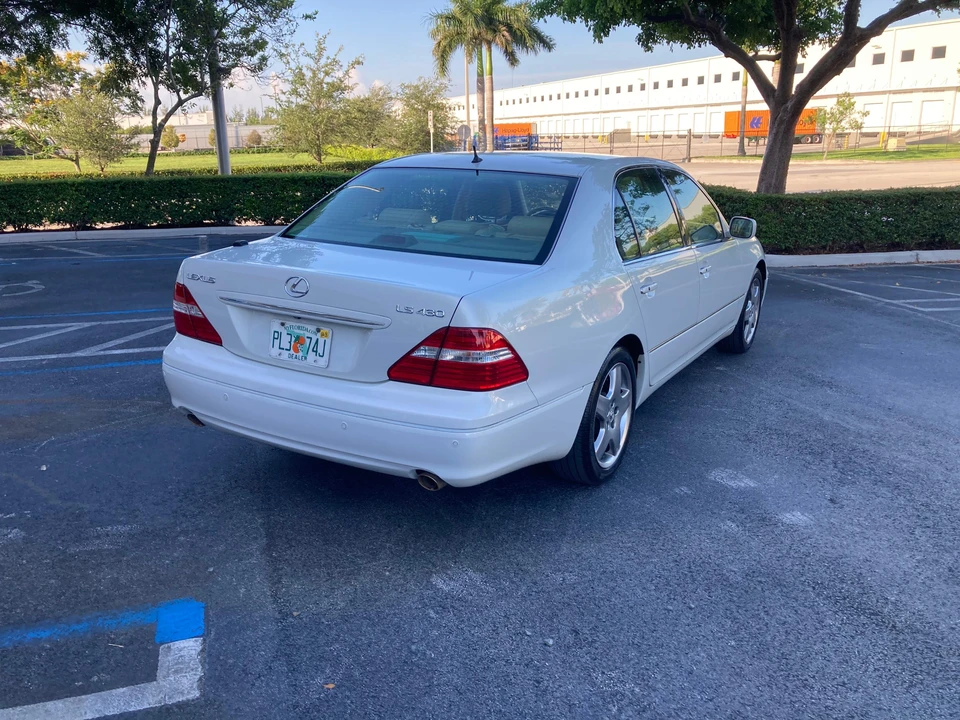 2006 Lexus LS 3rd Gen - Image 16 of 31