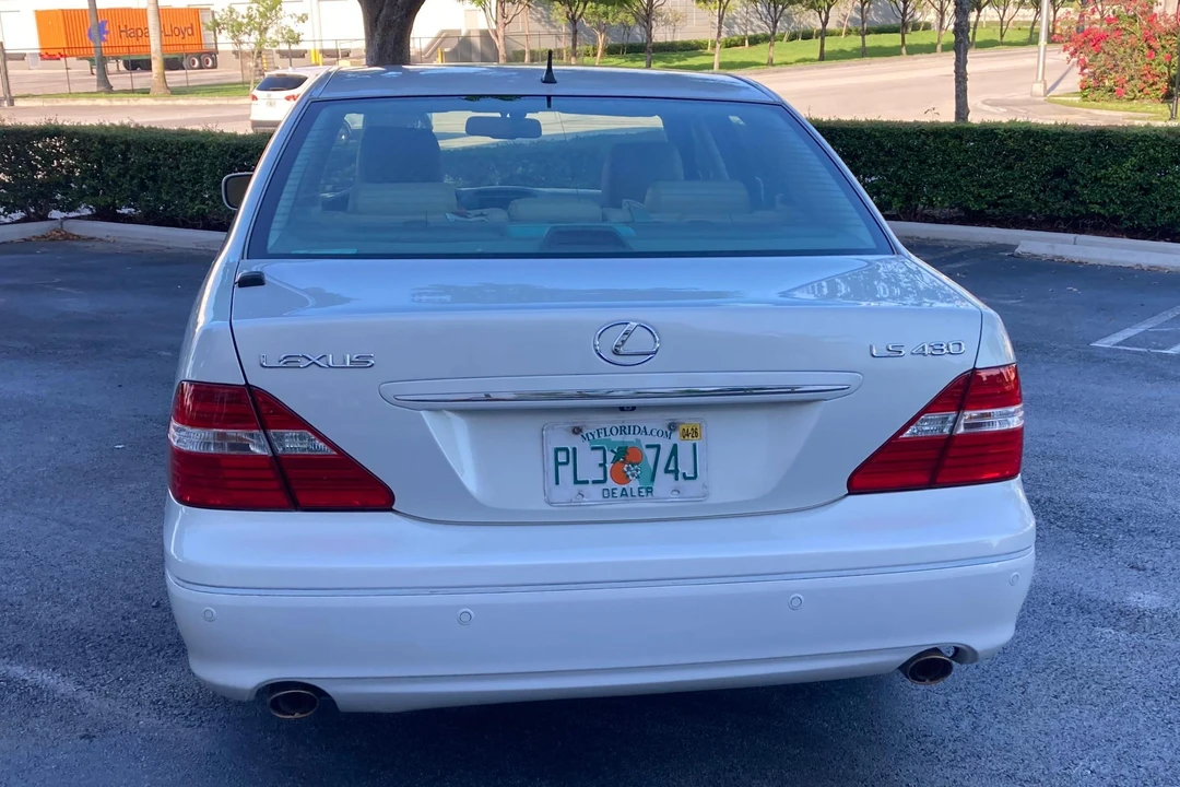 2006 Lexus LS 3rd Gen - Image 5 of 31