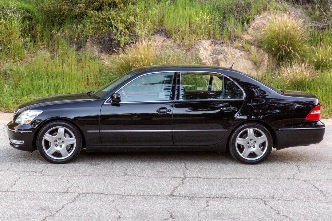2006 Lexus LS 3rd Gen - Image 3 of 31