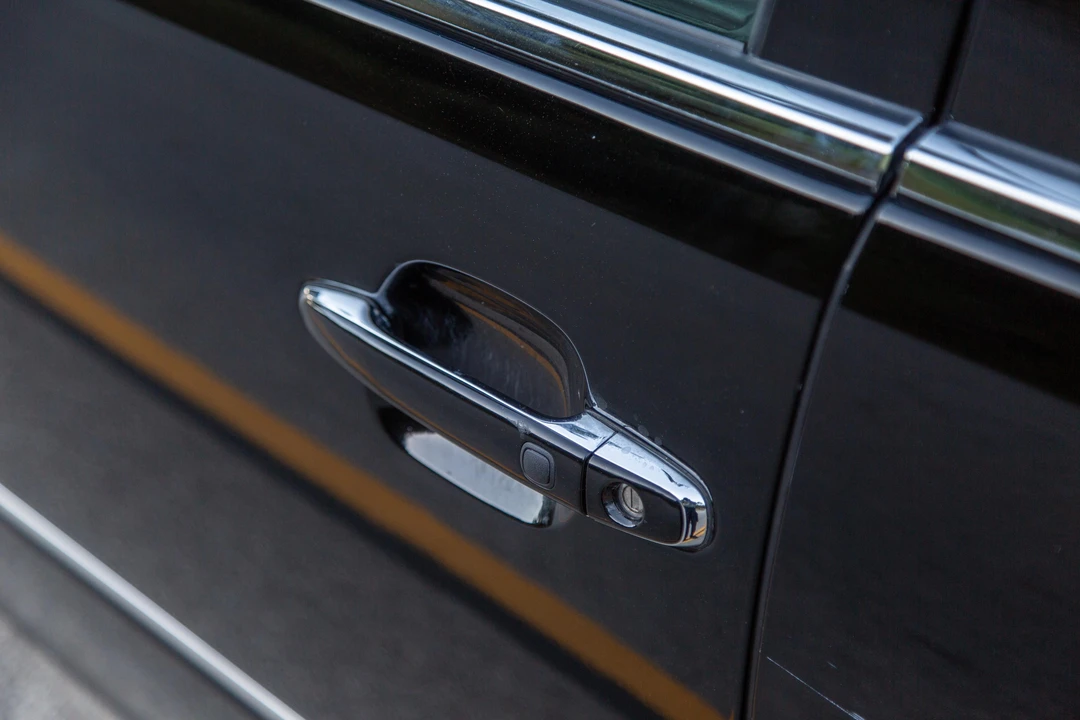 2006 Lexus LS 3rd Gen - Image 17 of 31
