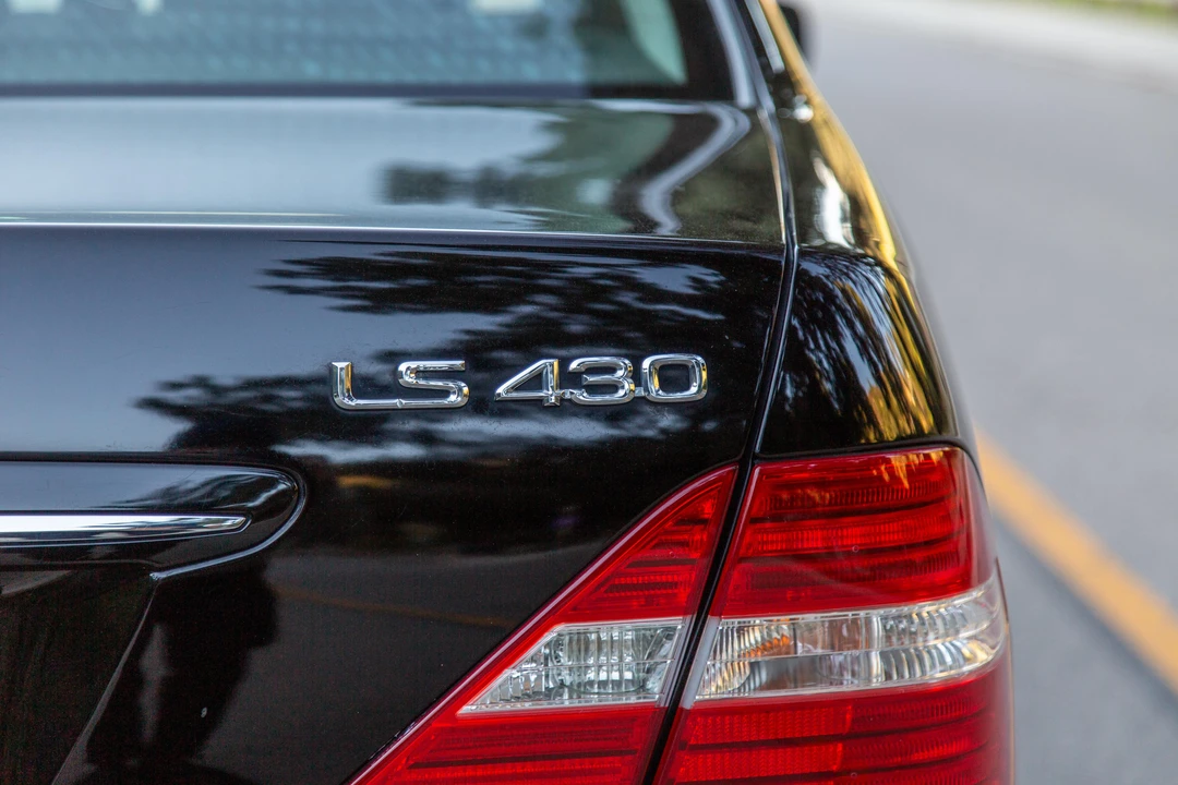 2006 Lexus LS 3rd Gen - Image 23 of 31