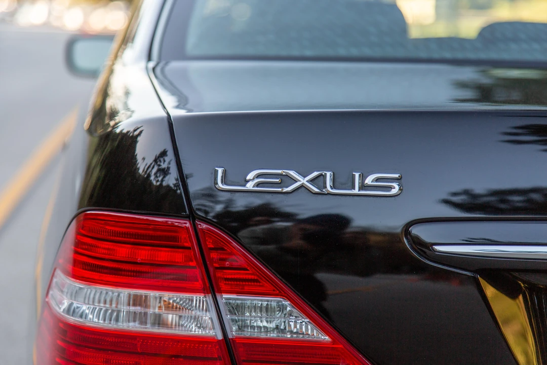 2006 Lexus LS 3rd Gen - Image 21 of 31