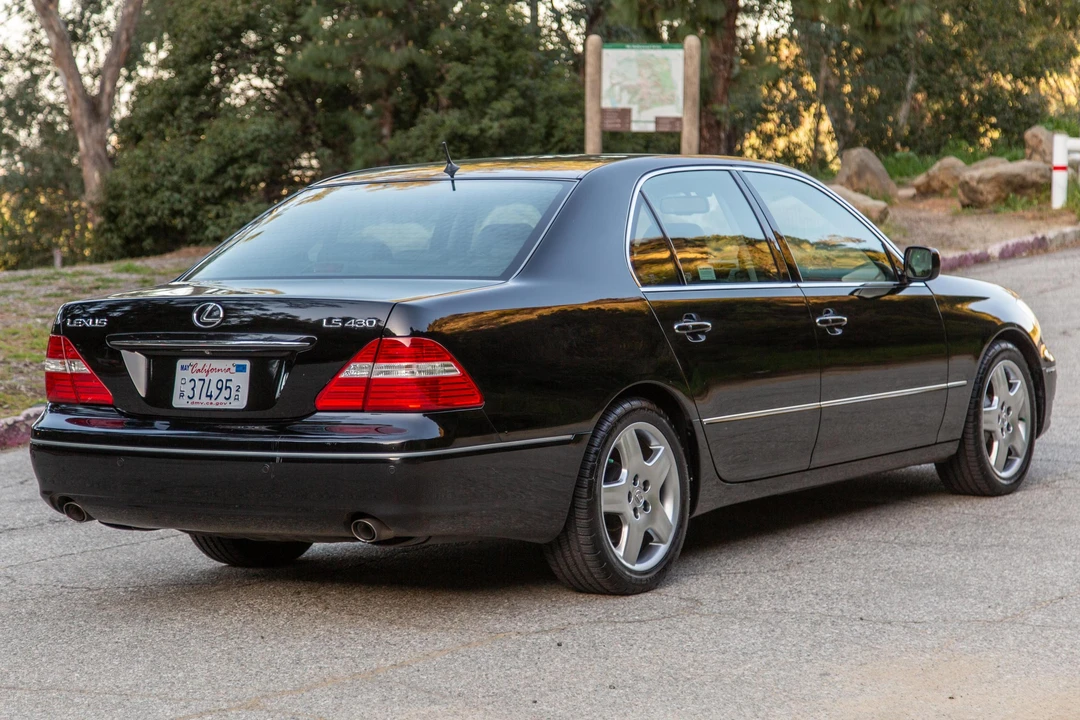 2006 Lexus LS 3rd Gen - Image 4 of 31