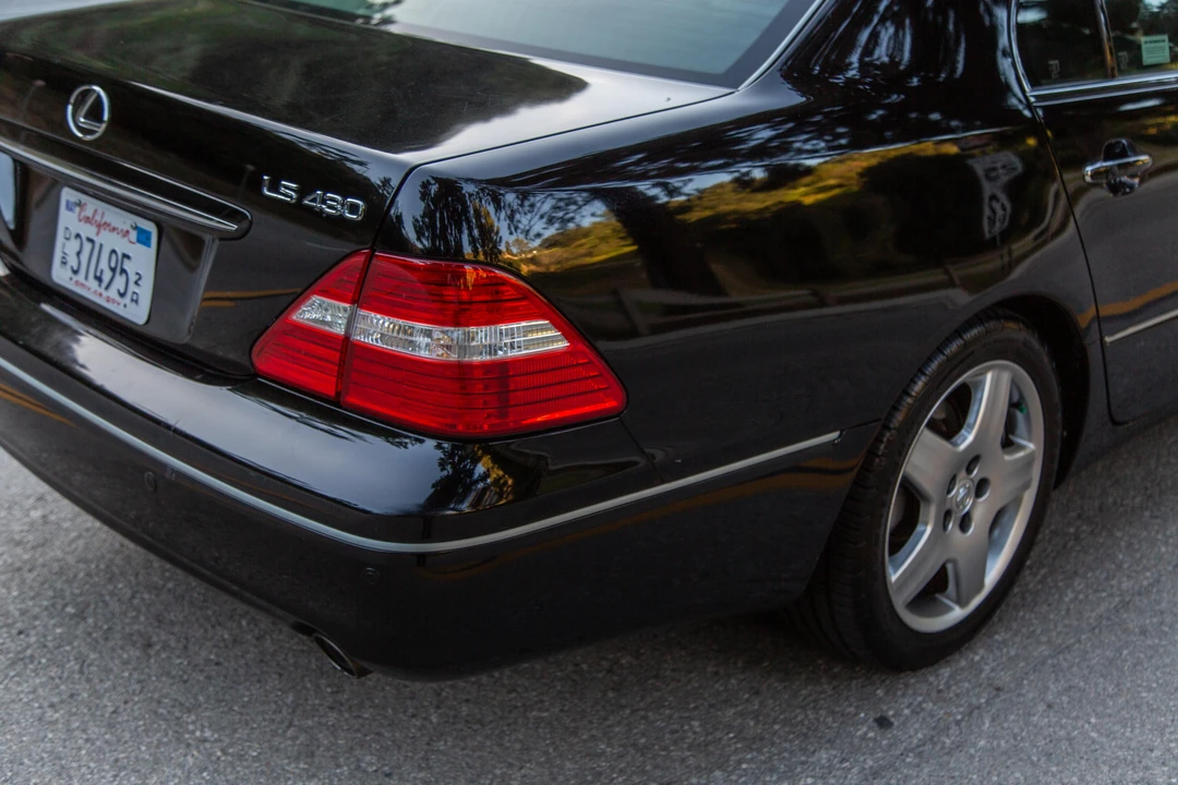 2006 Lexus LS 3rd Gen - Image 24 of 31