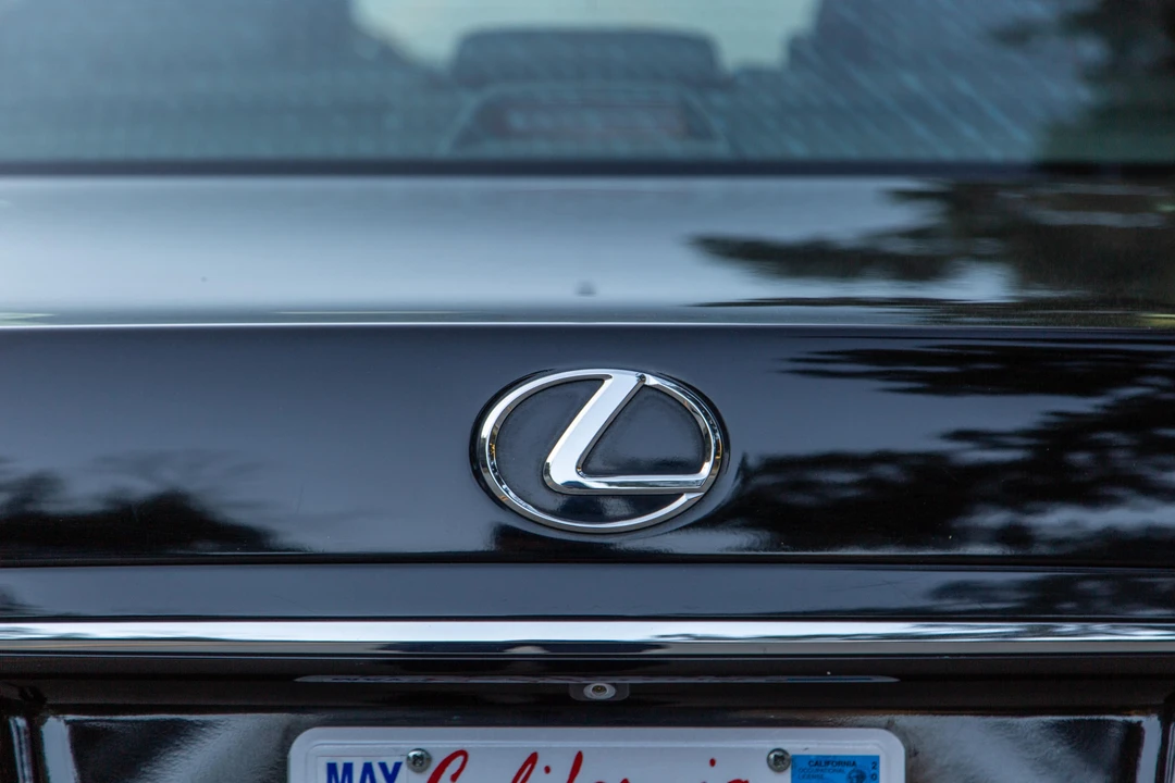 2006 Lexus LS 3rd Gen - Image 22 of 31