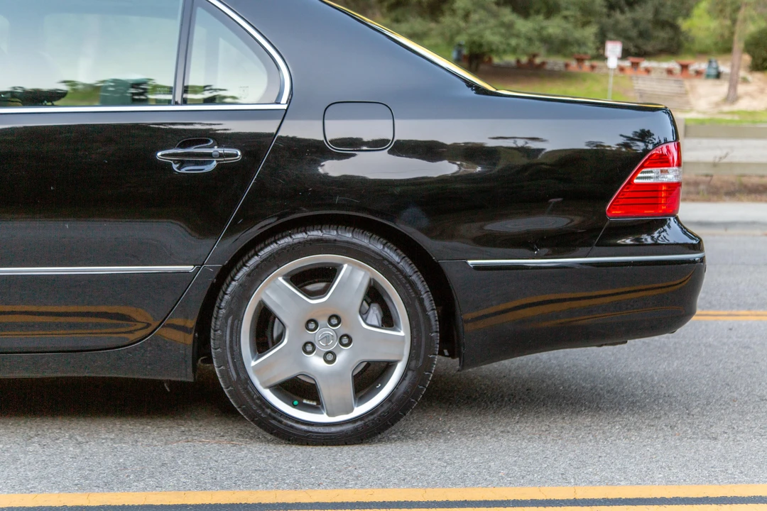 2006 Lexus LS 3rd Gen - Image 28 of 31