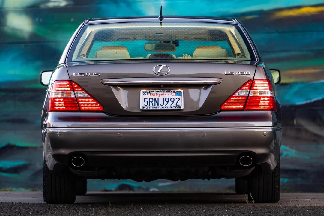 2006 Lexus LS 3rd Gen - Image 5 of 31