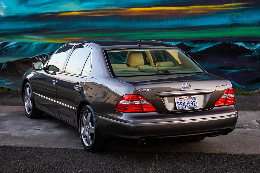 2006 Lexus LS 3rd Gen - Image 17 of 31