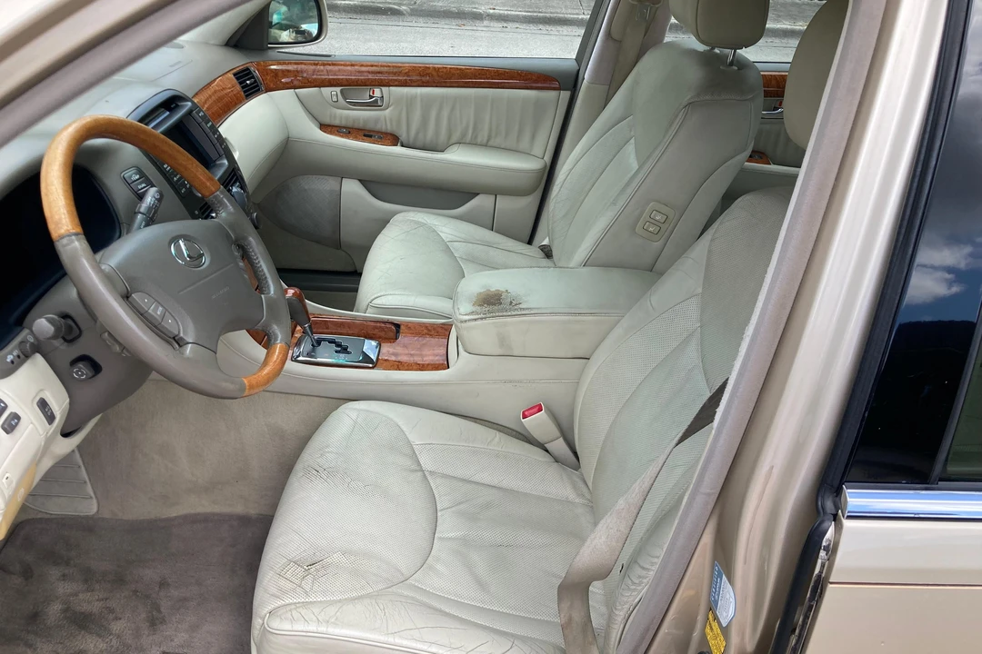 2006 Lexus LS 3rd Gen - Image 23 of 31