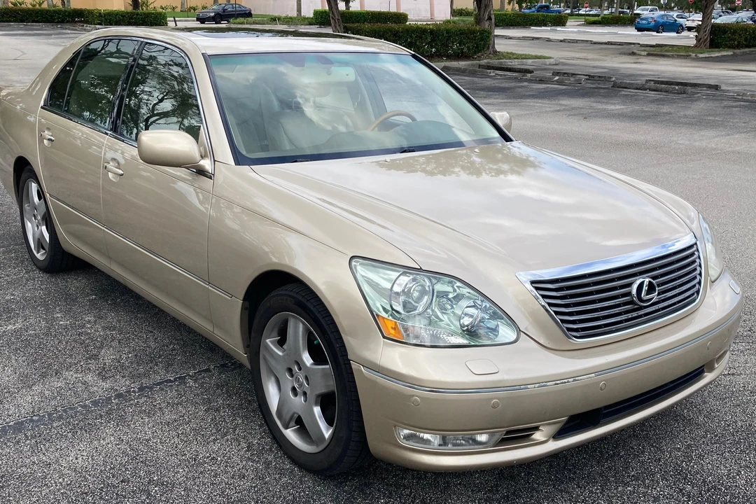 2006 Lexus LS 3rd Gen - Image 10 of 31