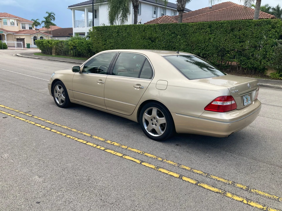 2006 Lexus LS 3rd Gen - Image 7 of 31