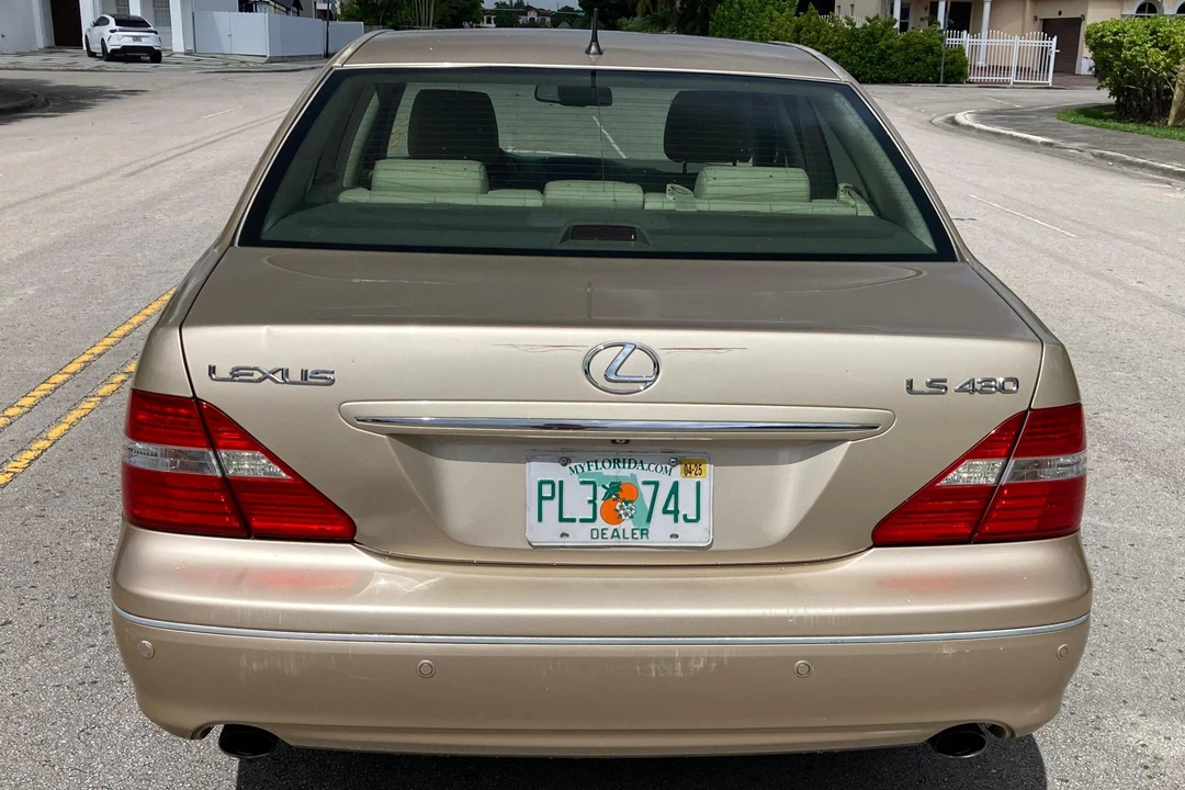 2006 Lexus LS 3rd Gen - Image 5 of 31