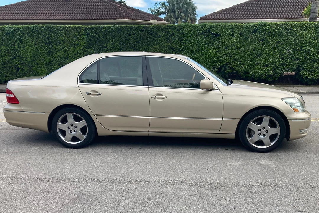2006 Lexus LS 3rd Gen - Image 3 of 31
