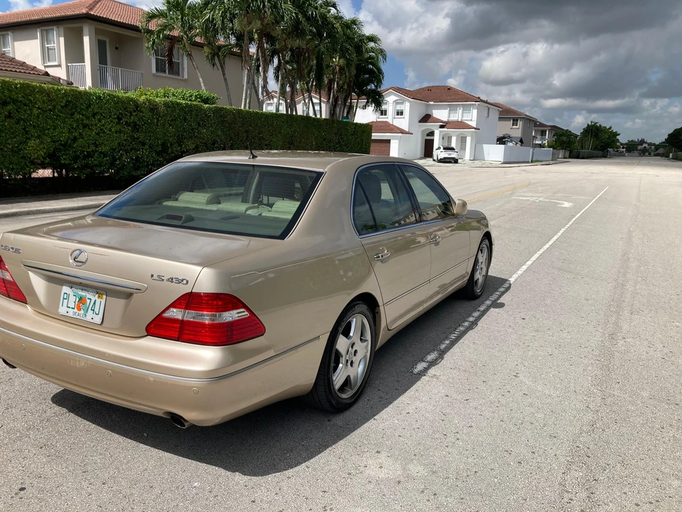 2006 Lexus LS 3rd Gen - Image 9 of 31