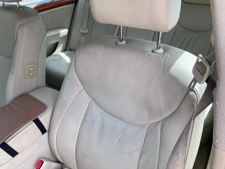 2006 Lexus LS 3rd Gen - Image 26 of 31