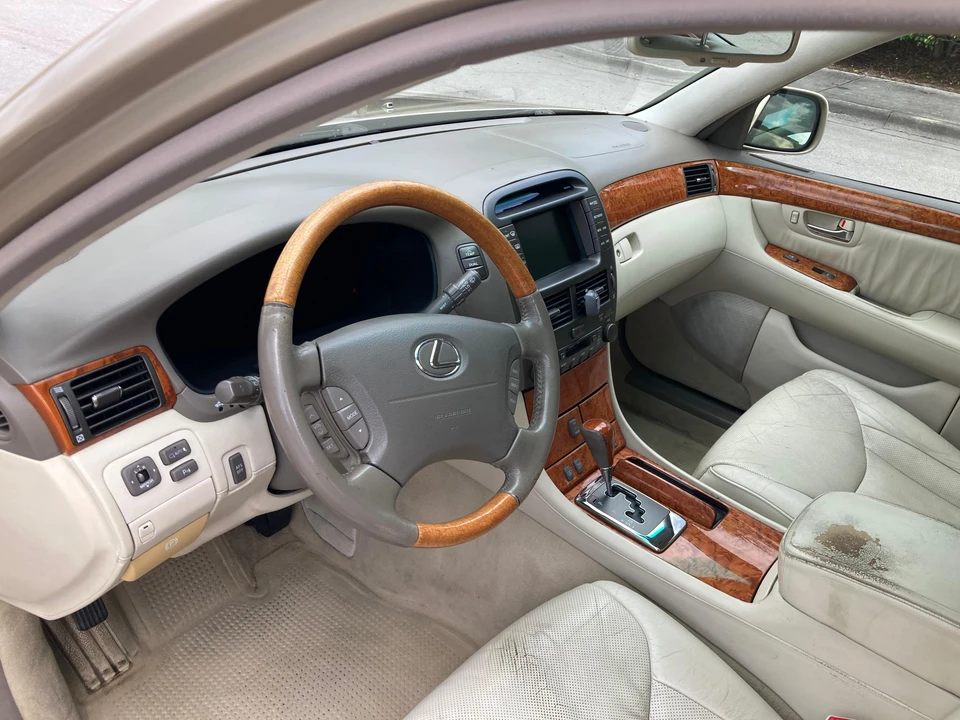 2006 Lexus LS 3rd Gen - Image 30 of 31