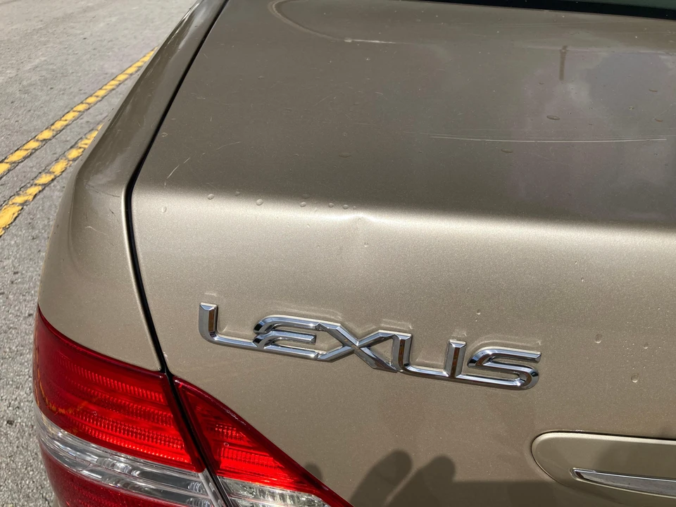 2006 Lexus LS 3rd Gen - Image 13 of 31