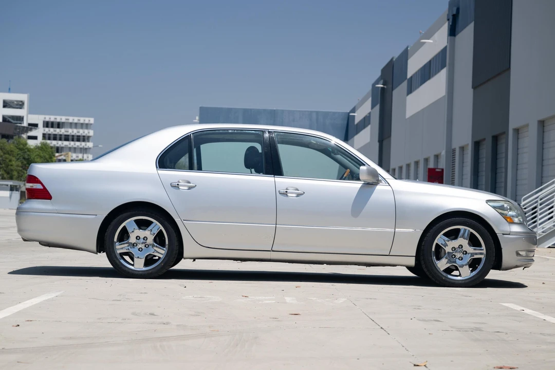 2006 Lexus LS 3rd Gen - Image 3 of 31