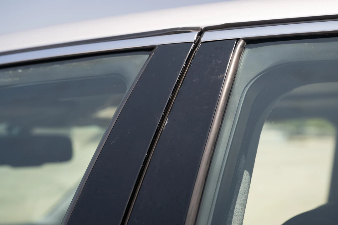 2006 Lexus LS 3rd Gen - Image 23 of 31