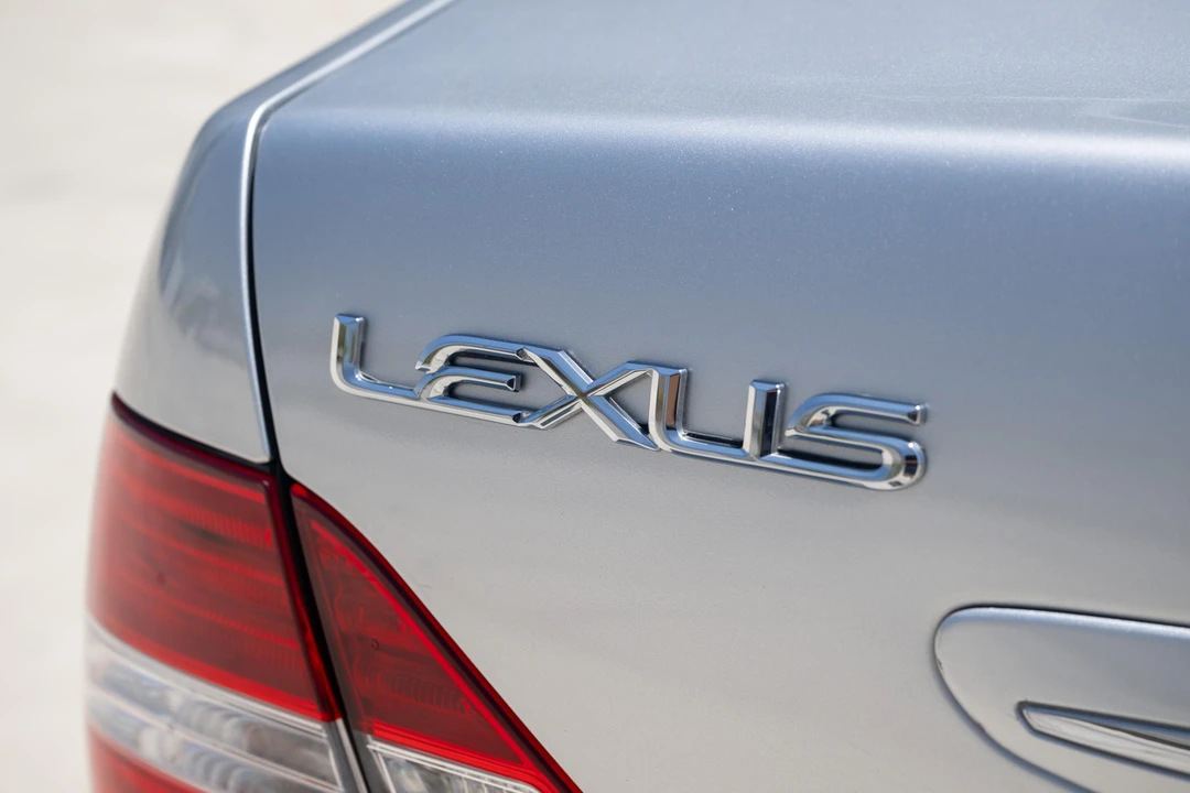 2006 Lexus LS 3rd Gen - Image 28 of 31