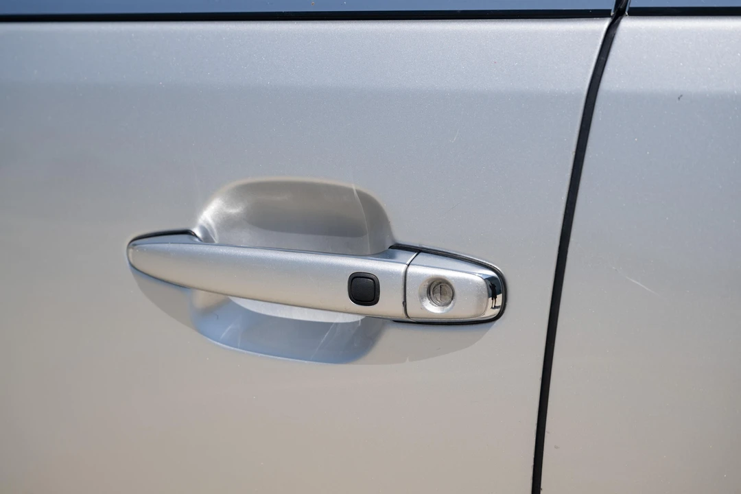 2006 Lexus LS 3rd Gen - Image 22 of 31