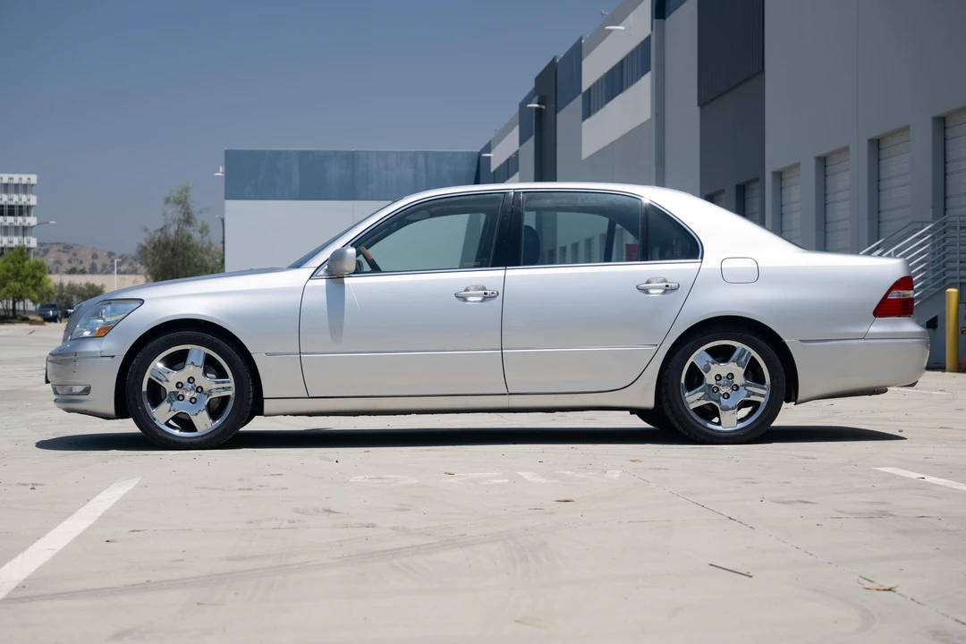 2006 Lexus LS 3rd Gen - Image 9 of 31