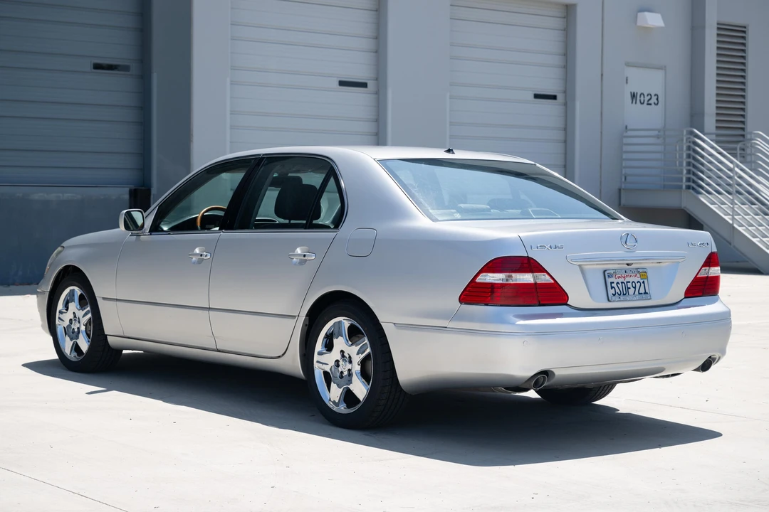 2006 Lexus LS 3rd Gen - Image 11 of 31