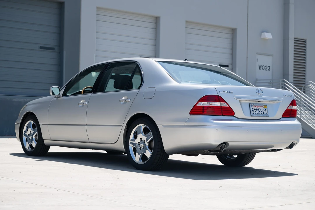 2006 Lexus LS 3rd Gen - Image 10 of 31