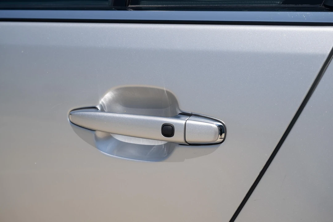 2006 Lexus LS 3rd Gen - Image 24 of 31