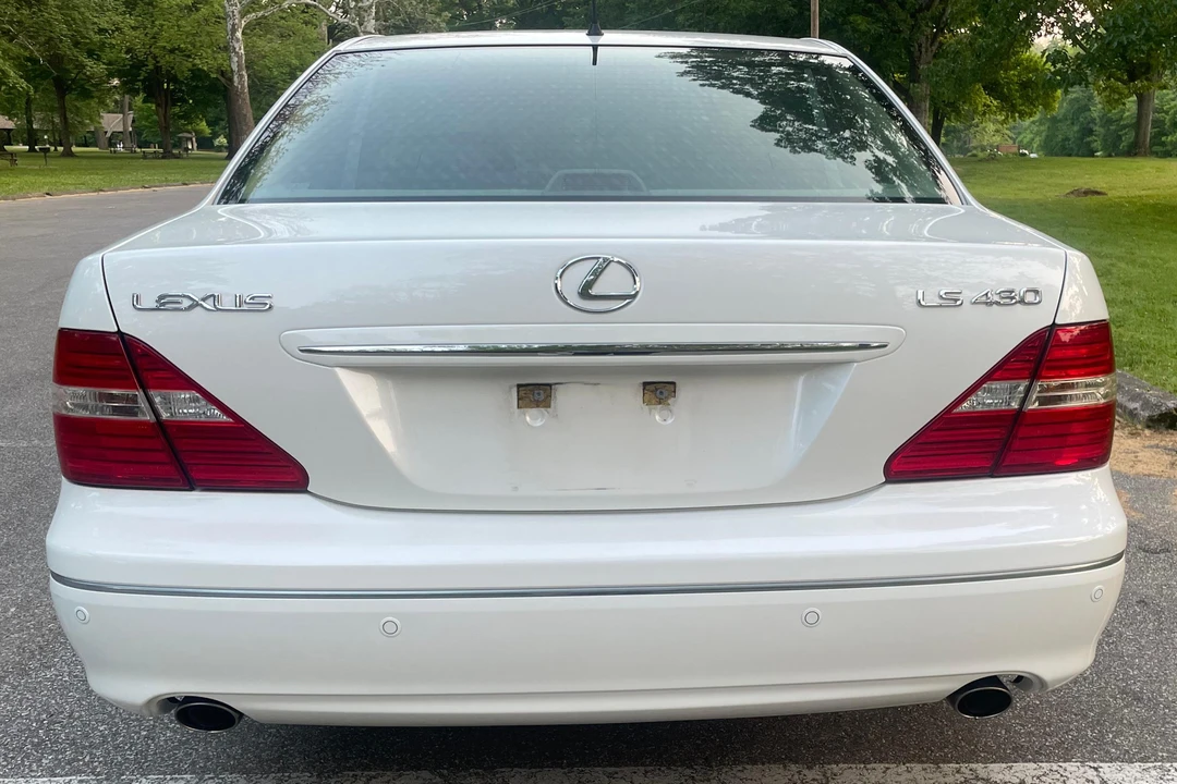 2006 Lexus LS 3rd Gen - Image 5 of 31