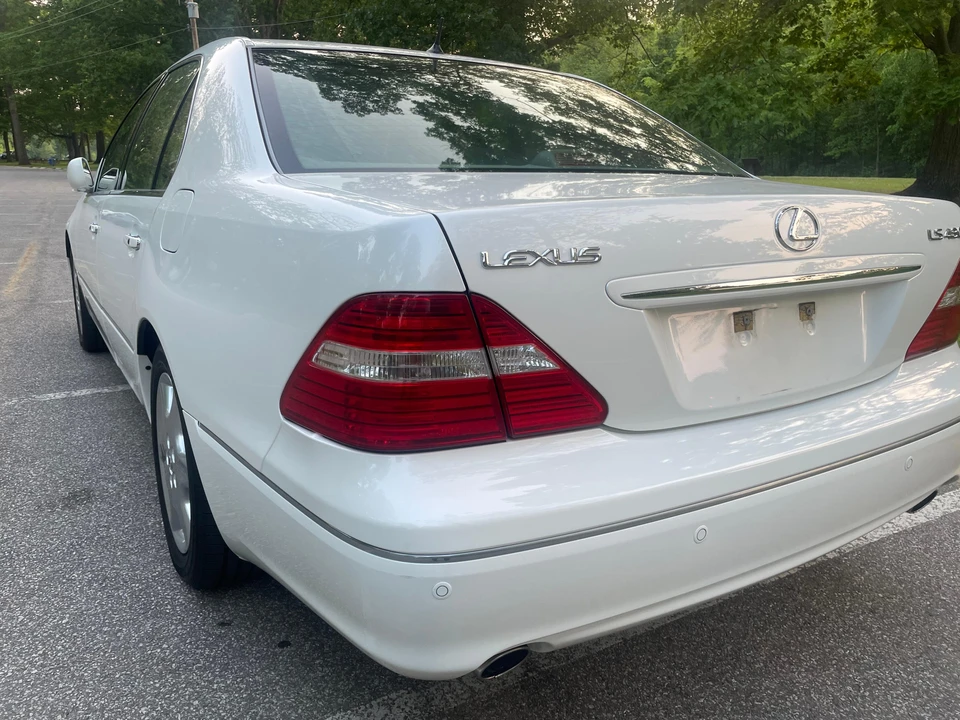 2006 Lexus LS 3rd Gen - Image 18 of 31