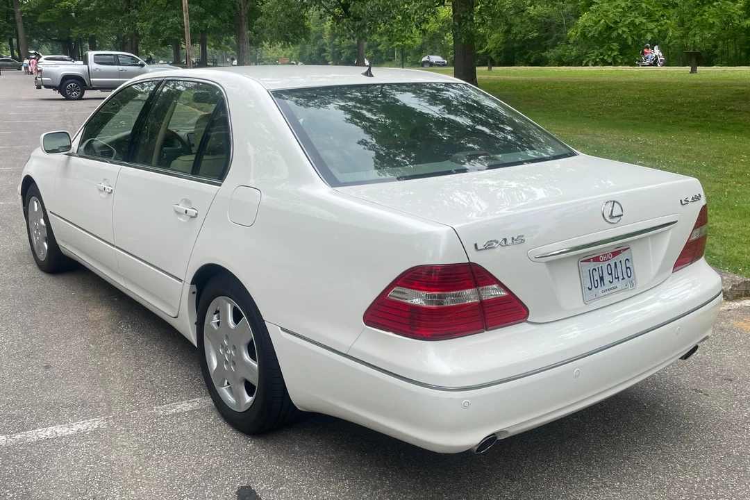 2006 Lexus LS 3rd Gen - Image 4 of 31