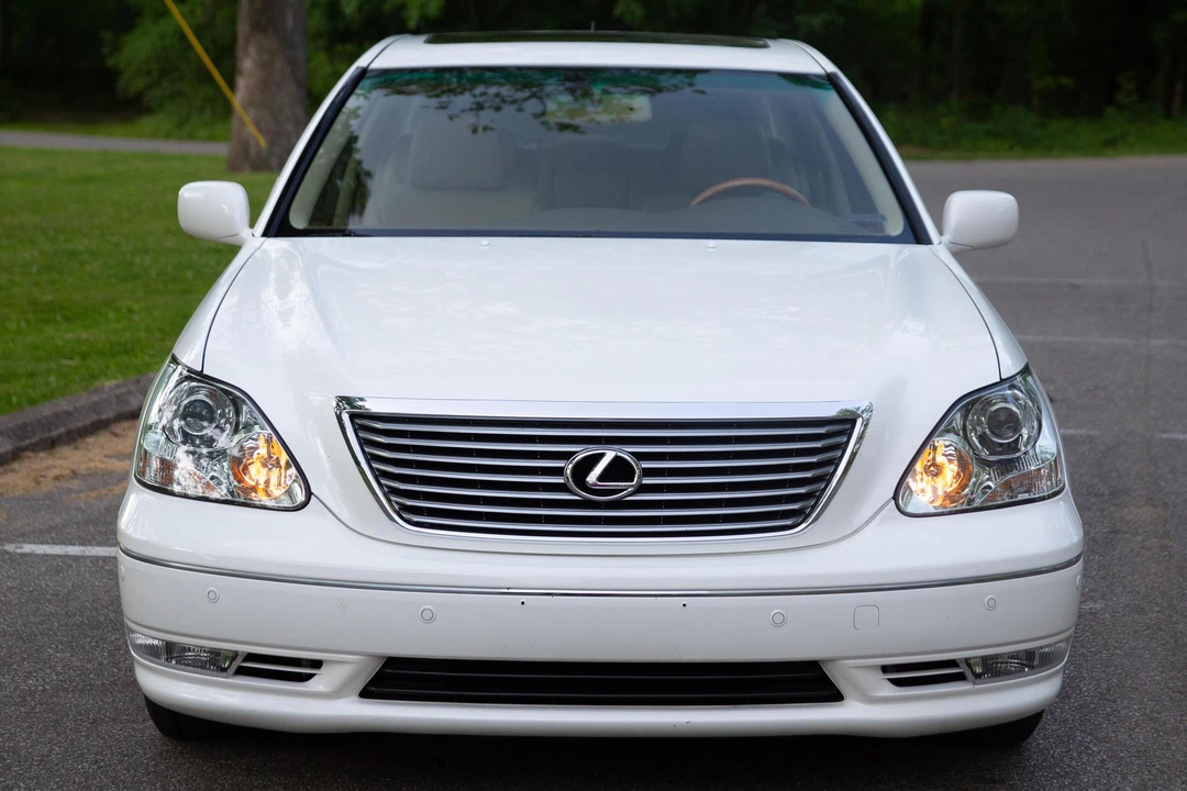 2006 Lexus LS 3rd Gen - Image 2 of 31