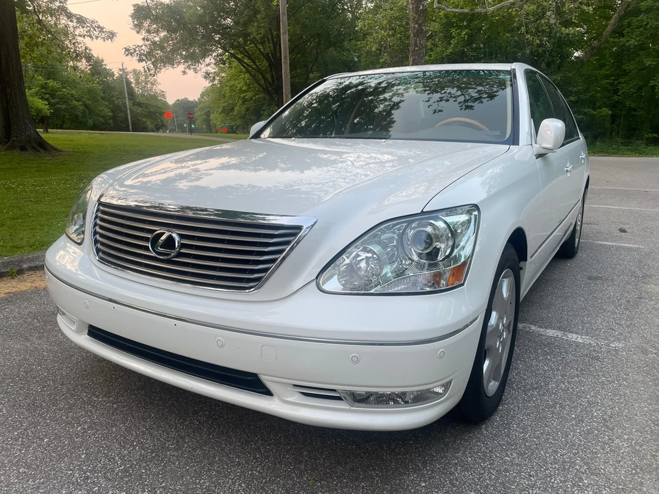 2006 Lexus LS 3rd Gen - Image 16 of 31