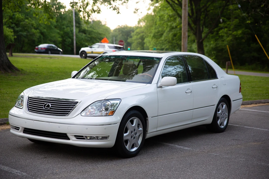 2006 Lexus LS 3rd Gen - Image 13 of 31