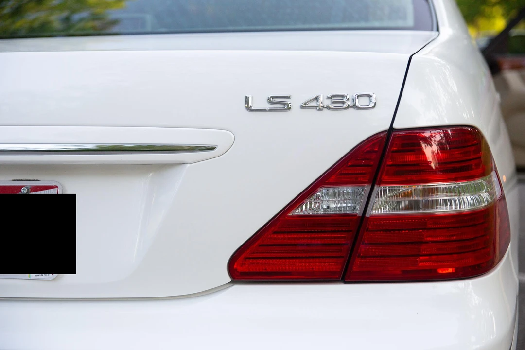 2006 Lexus LS 3rd Gen - Image 22 of 31