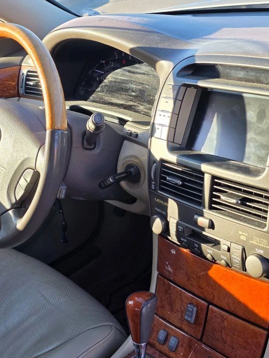 2006 Lexus LS 3rd Gen - Image 16 of 19