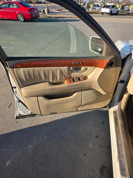 2006 Lexus LS 3rd Gen - Image 10 of 19