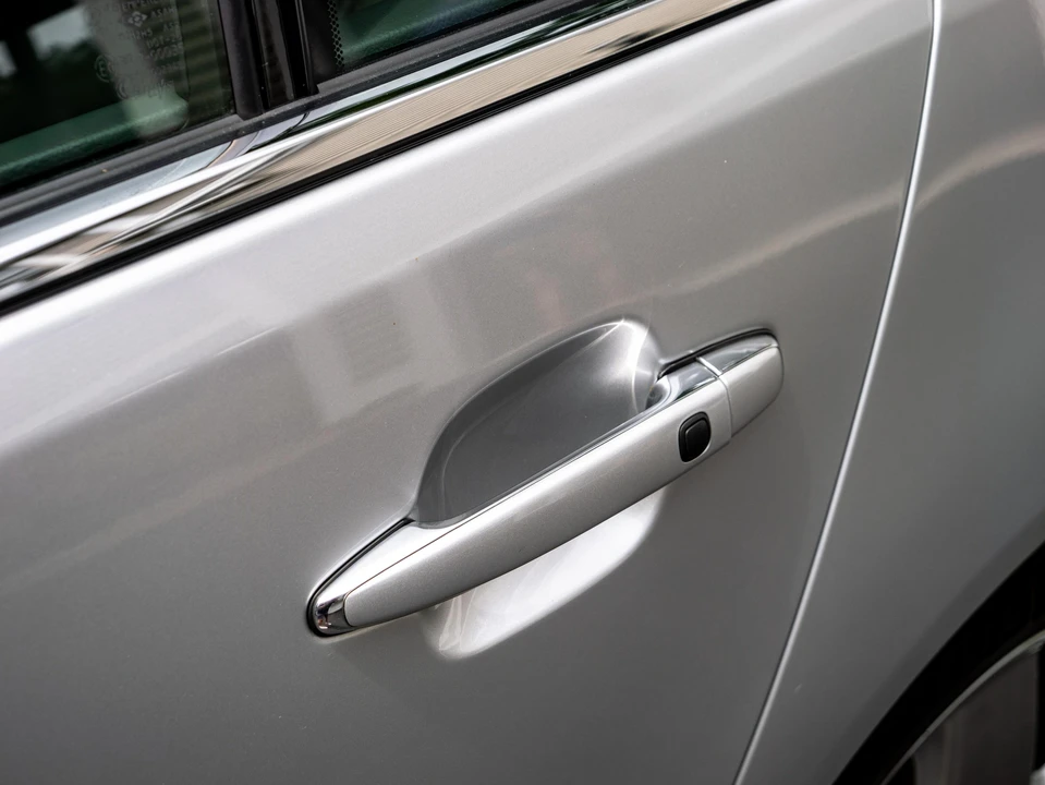 2006 Lexus LS 3rd Gen - Image 23 of 31