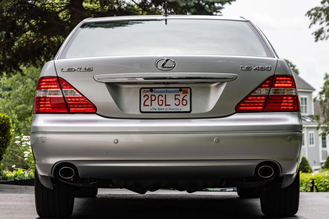 2006 Lexus LS 3rd Gen - Image 5 of 31