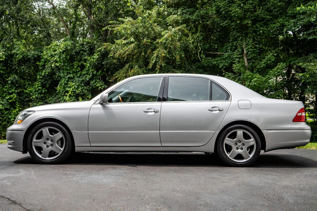 2006 Lexus LS 3rd Gen - Image 7 of 31