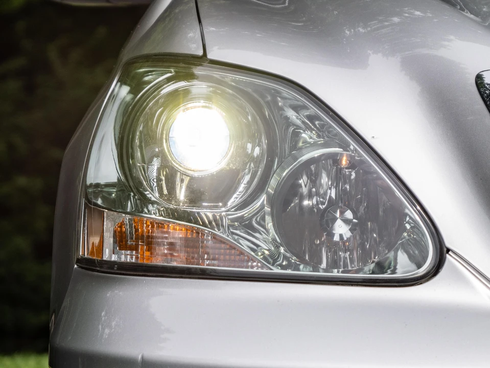 2006 Lexus LS 3rd Gen - Image 9 of 31