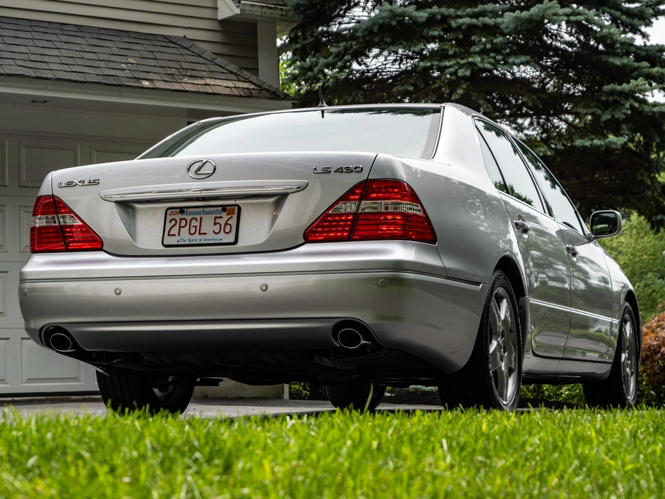 2006 Lexus LS 3rd Gen - Image 6 of 31