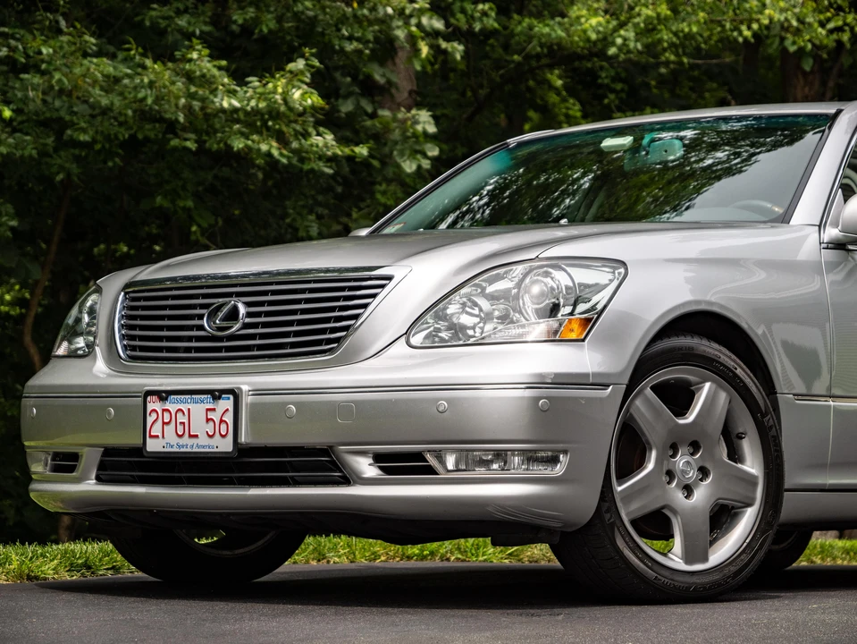 2006 Lexus LS 3rd Gen - Image 15 of 31