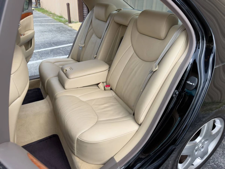 2006 Lexus LS 3rd Gen - Image 14 of 19