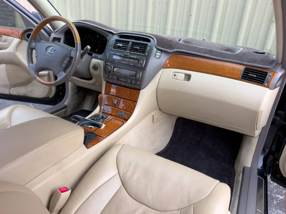 2006 Lexus LS 3rd Gen - Image 10 of 19