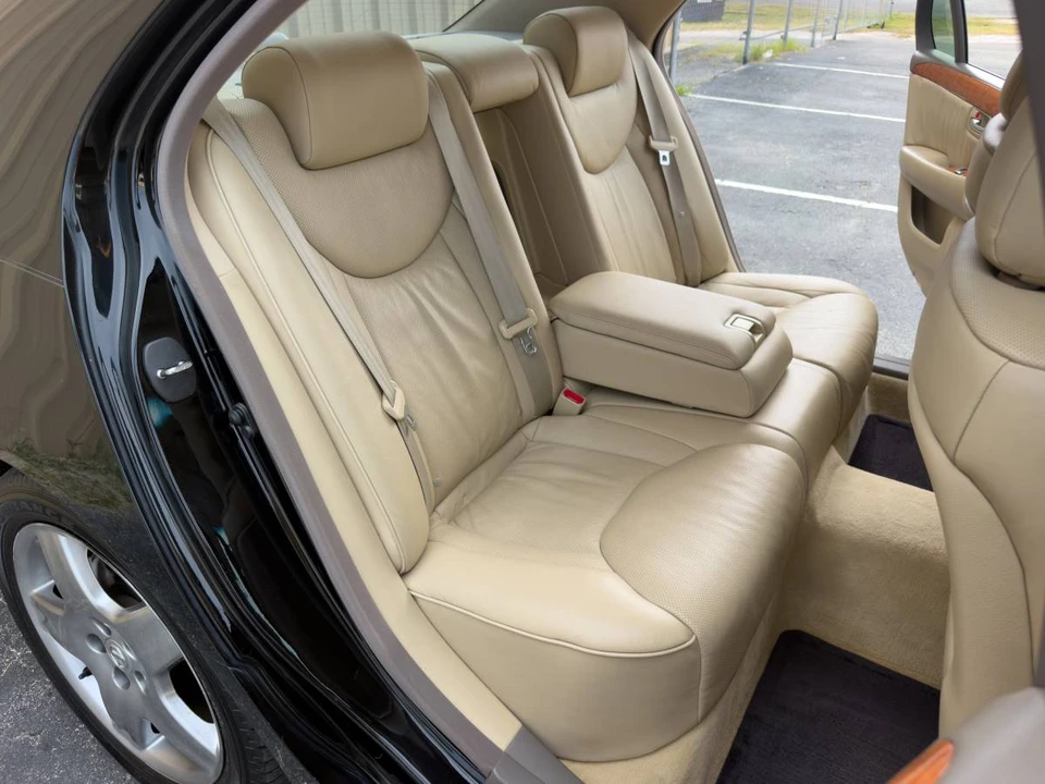 2006 Lexus LS 3rd Gen - Image 13 of 19