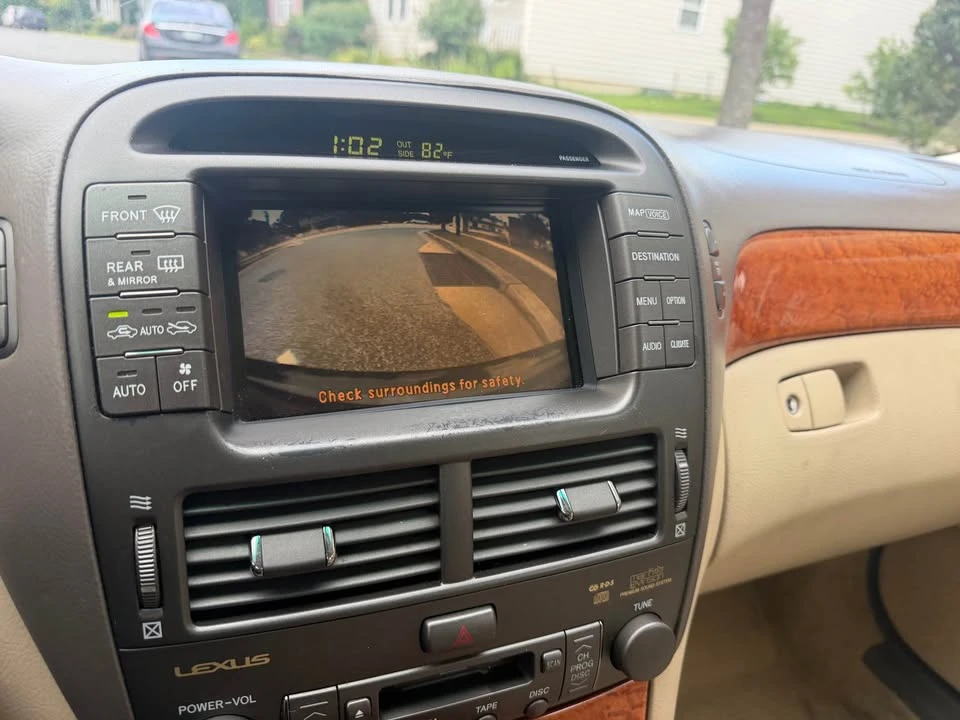 2006 Lexus LS 3rd Gen - Image 18 of 18
