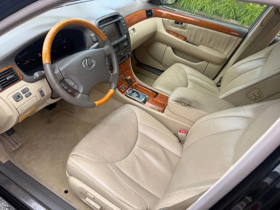 2006 Lexus LS 3rd Gen - Image 10 of 18