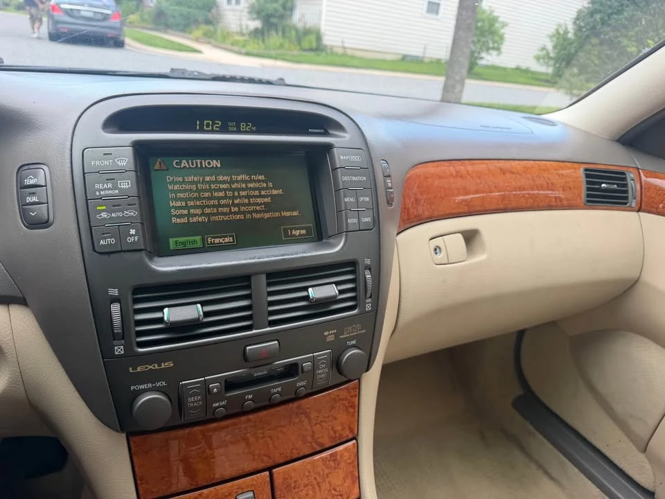 2006 Lexus LS 3rd Gen - Image 17 of 18